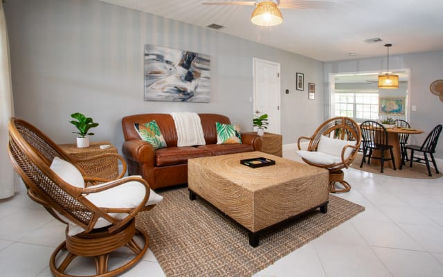 Fun Getaway Near Action of Wilton Manors & Downtown FLL