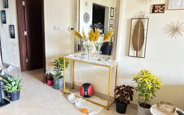Entfliehen Sie der Gelassenheit in einer möblierten Wohnung in Dubai...