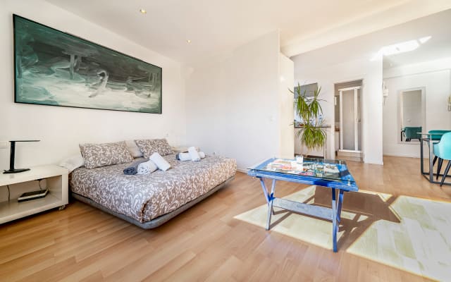 ELEGANT, MINIMALIST, EXCLUSIVE AT KM 0