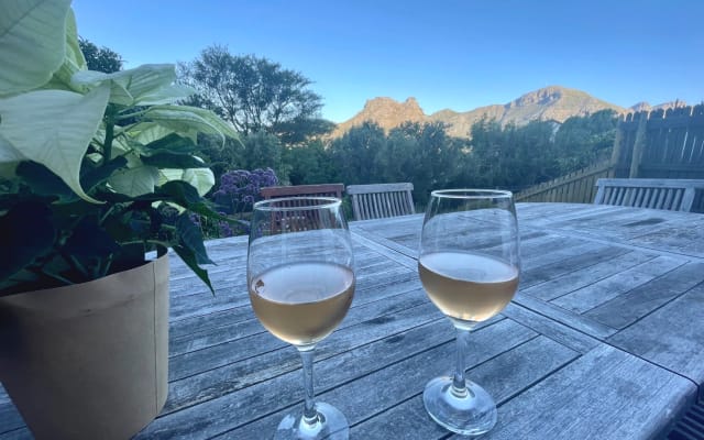 Anúncio de Nat and Craig em misterb&b - Private patio (bring your own drinks though!)