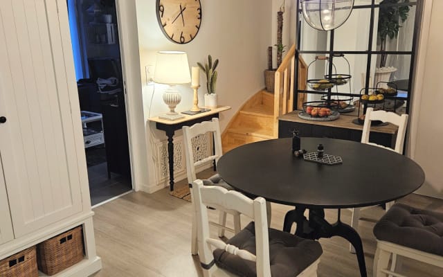 Quarto num atelier de um artista em Rennes