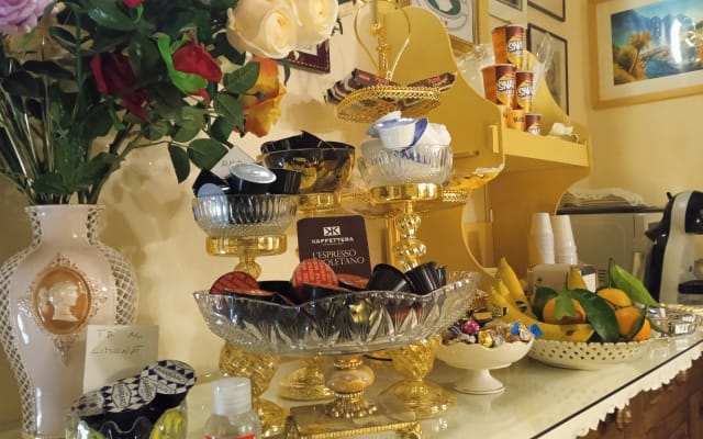 Anuncio de Davide en misterb&b - buffet colazione