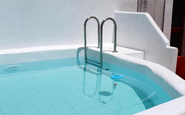 Town House con solárium privado en la azotea y acceso a una piscina de 