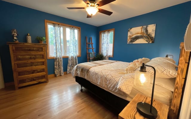 Private bedroom, bathroom in historical Nob Hill - Picture 6