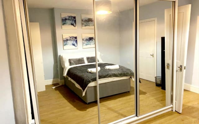 Mile End- Apartamento de 2 dormitorios, capacidad para 3 personas, a 3 