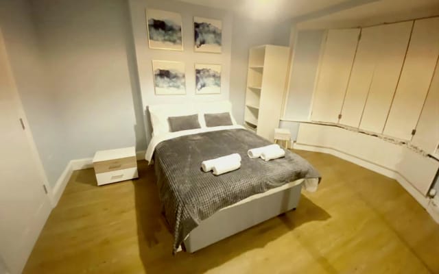 Mile End- Appartement de 2 chambres, pour 3 personnes, à 3 minutes...