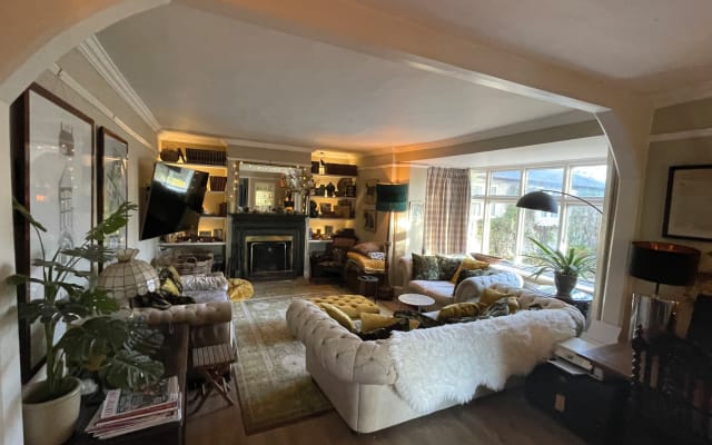 Maison de campagne géorgienne de luxe avec bain à remous
