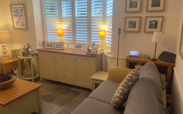 Lovely home in north Cardiff. - room with private lovely bathroom