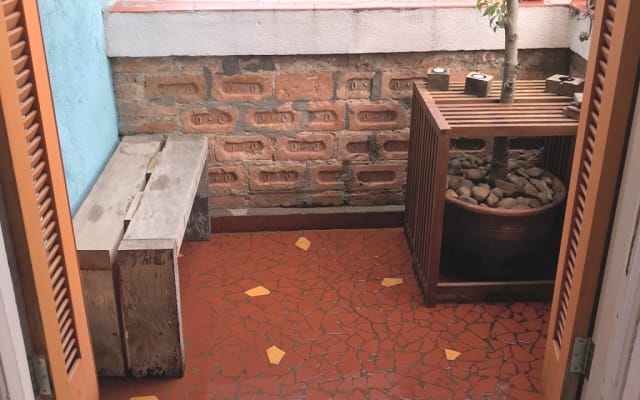 Geräumige Suite mit Balkon in einem ruhigen Haus in Vila Mariana