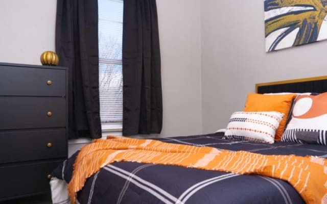 Entire Modern, Cozy Townhome