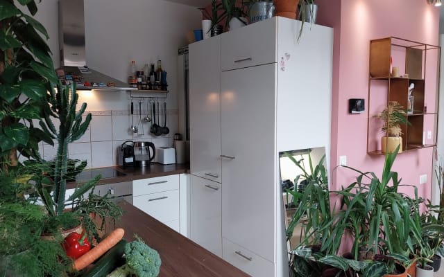 Appartement confortable dans un quartier animé (chambre)