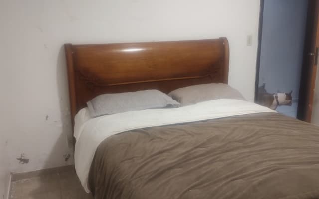 House in Park Way, near the airport with single bedroom, bathroom