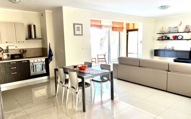 Apartamento de luxo 4 estrelas ARIADNE - 100m da praia