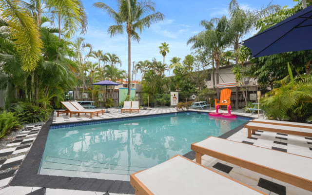 Las Olas Guest House - 2 Queen Room near Wilton Manors