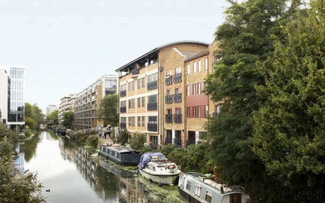 Oasis avec vue sur le canal : Chambre attenante