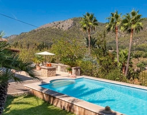 Incantevole villa mediterranea nel cuore delle montagne di Tramuntana