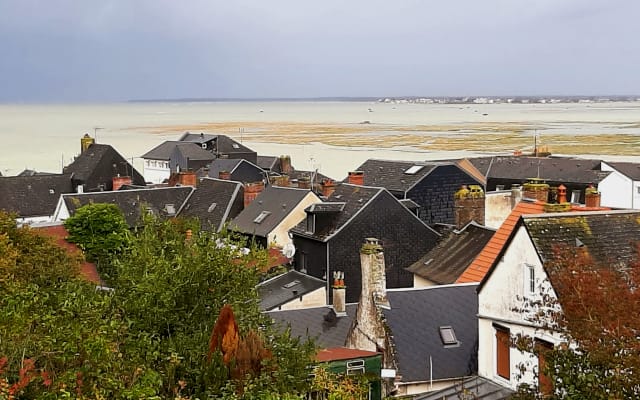 Le Belvédère, gran estudio con amplio jardín y vistas de 180° a la bahí