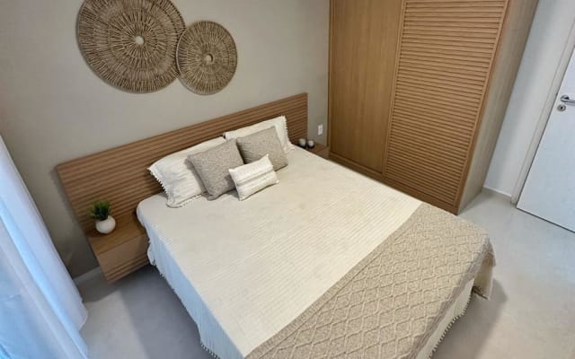 Foot-in-the-Sand Apartment