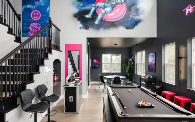 Space Cowboy 5bed, Designer-Paradies mit Pool/Spa/Volleyball/Arkade