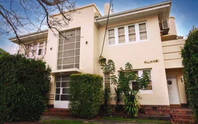 Spacious room in the heart of Gay Melbourne