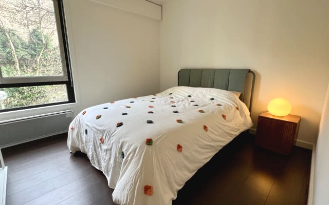 Private room in a quiet, comfortable apartment with terrace