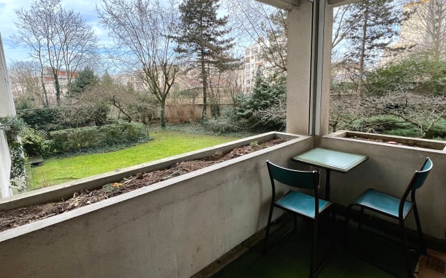 Private room in a quiet, comfortable apartment with terrace