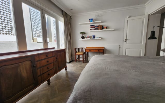 Large bedroom in Green Point Villa