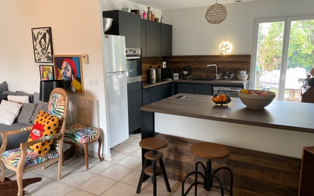 Alojamento e pequeno-almoço numa casa tranquila num bairro social no...