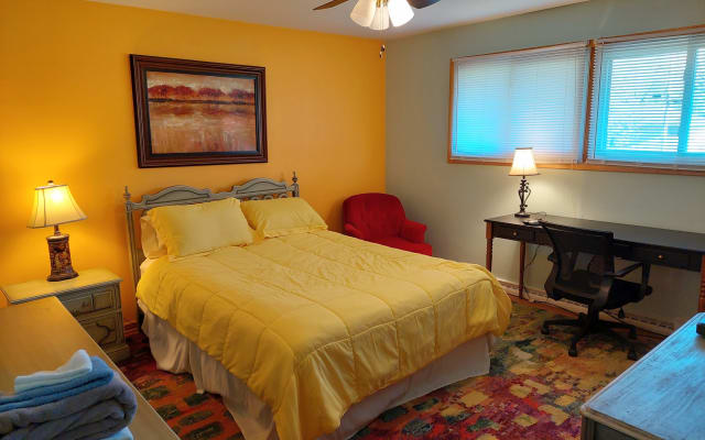 Chambre privée avec espace de travail et utilisation de la maison. - Photo 11