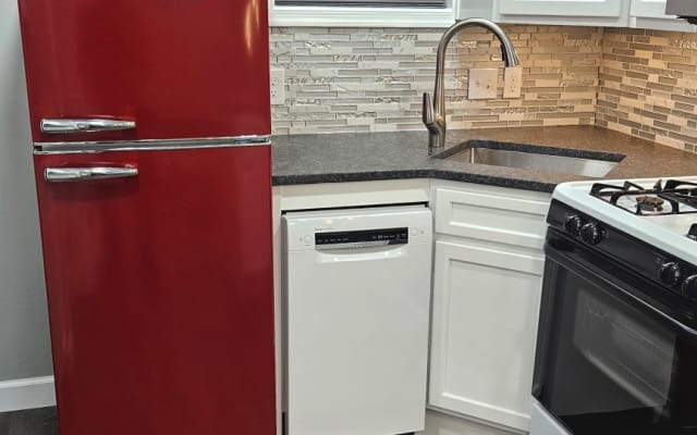 Beautiful Studio Apartment in the Nation's Capitol