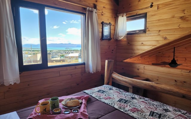 Cabana patagónica com vista para o Lago Argentino. Café da manhã incluí