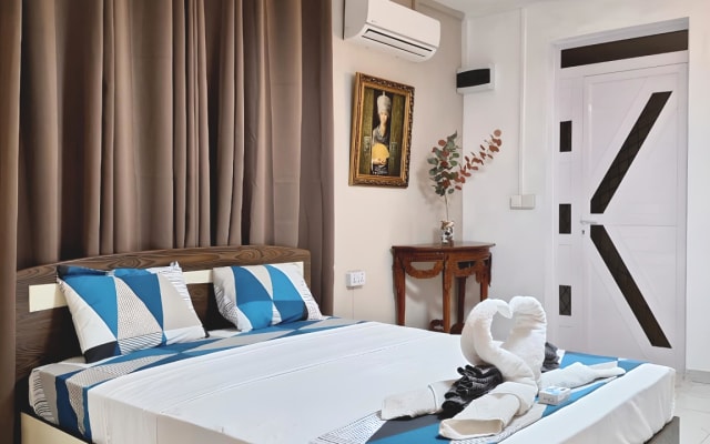 R Garden Studio - Ensuite with private and independent access