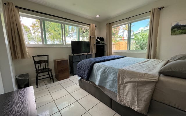 Private 2-Room Suite: Backyard Entry, Bath+Office