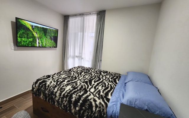 Private room in shared apartment near Foro Sol