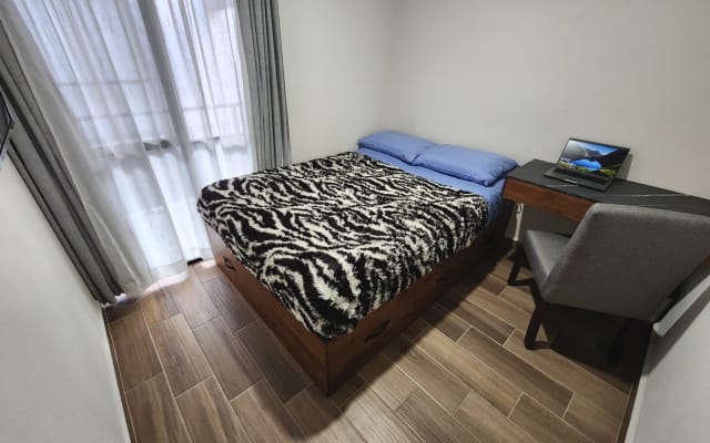 Private room in shared apartment near Foro Sol