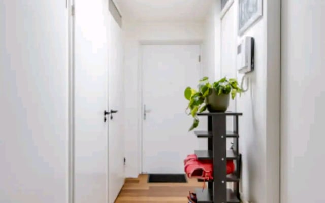 Quarto localizado no centro, área gay, wifi