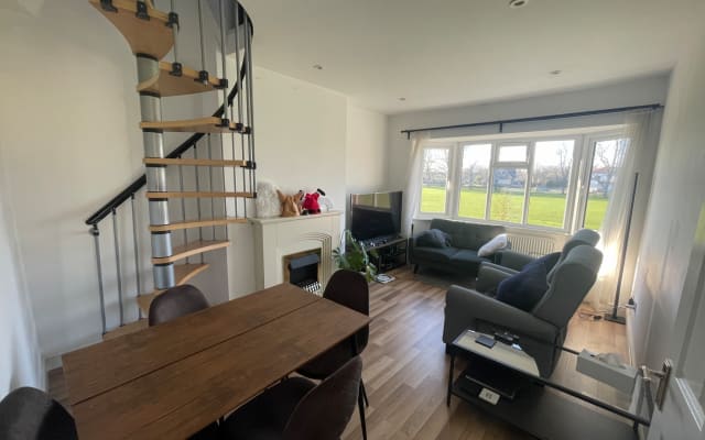 Large Double bedroom in Tooting London