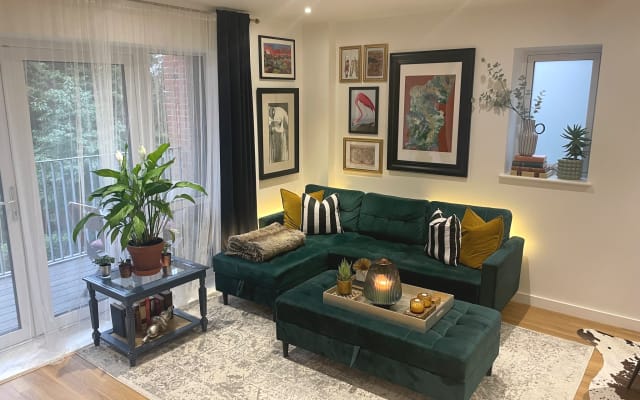 Apartamento na linha central da cidade, com um amigo incluído.