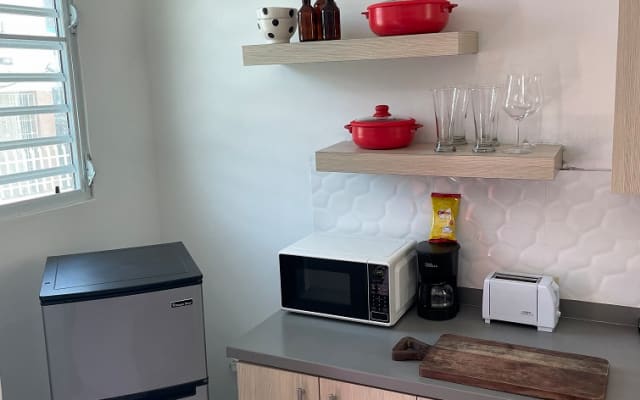 Jose As Inserat auf misterb&b - Kitchen equipments, coffe maker, microwave, toaster and refrigerator 