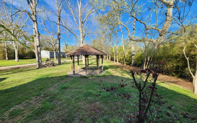 Tucked away in a nice quiet area 10 minutes from downtown.