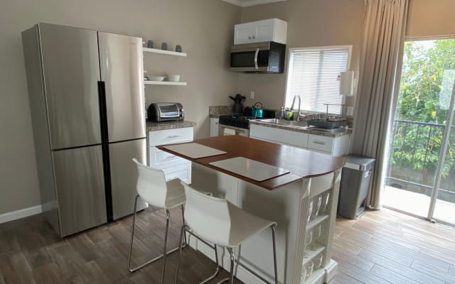 West Hollywood Getaway! - Entire Apt. Deep Soak Tub - copy 01