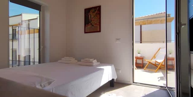 Brand new apartment with private terrace in the historic center