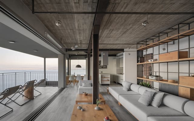 Zen-Haus an einem Klippenstrand