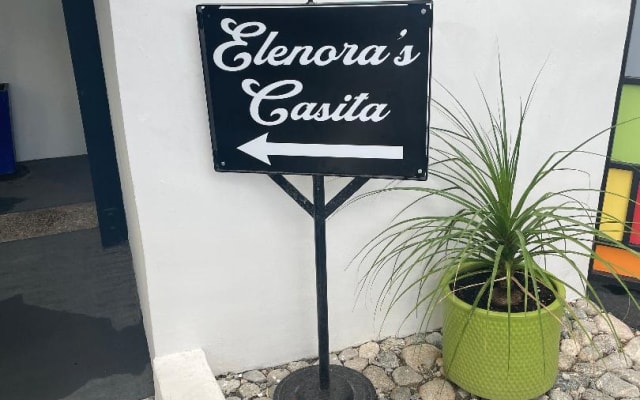 Michael's Casita in Palm Springs near downtown and all the excitement!