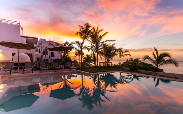 Hébergement complet en bord de mer - 8 suites - Chef - Mariage et...