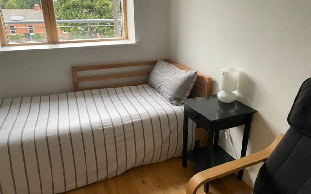 Einzel- oder Doppelzimmer mit eigenem Bad und einem Balkon