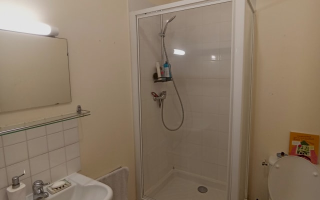 Appartement original idéalement situé - Foto 10