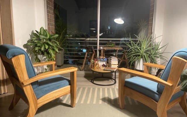 Spacious apartment in El Poblado, ideal for two couples