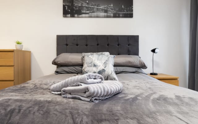 Exquisite apartment in city center, with free parking