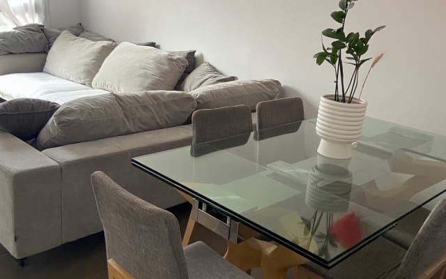 Room with private bathroom in excellent location (downtown)